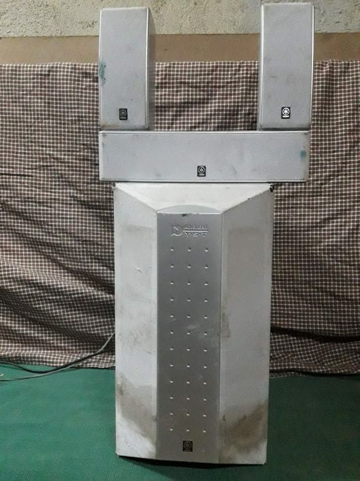 Yamaha озвучителна система със суббуфер