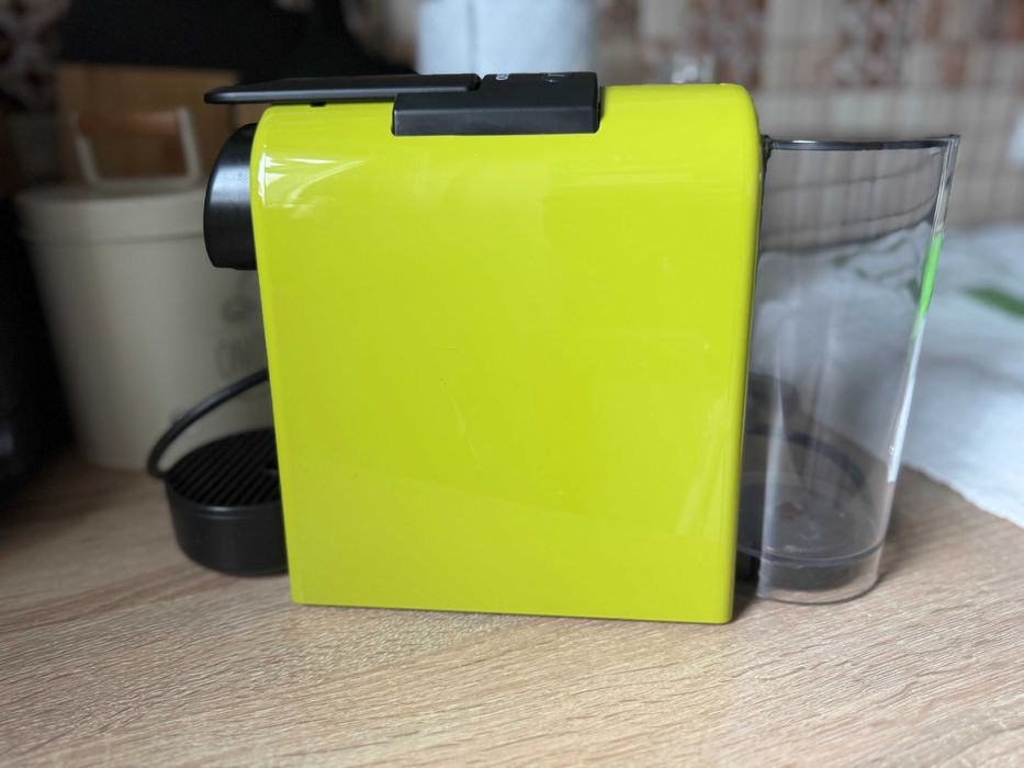 Aparat Cafea Essenza Mini D30 Verde si Aparat pentru spumă