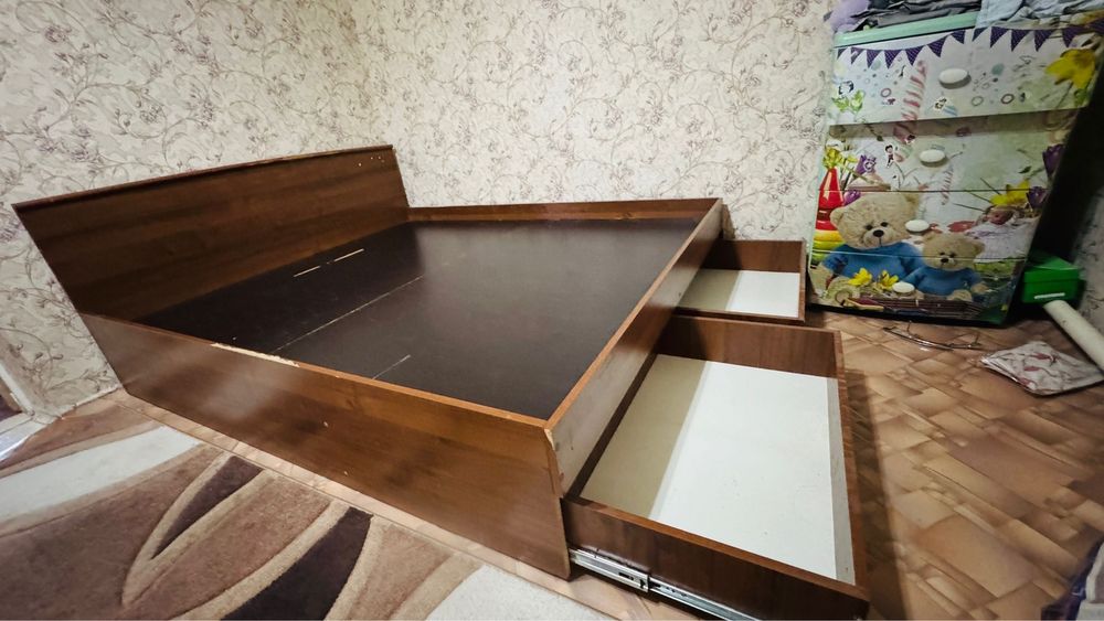 Продам Кровать 160*200