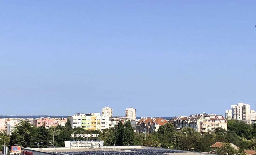 Дава се под наем Двустаен апартамент в Бургас, Славейков - 63 кв.м за 200 € - Снимка #1