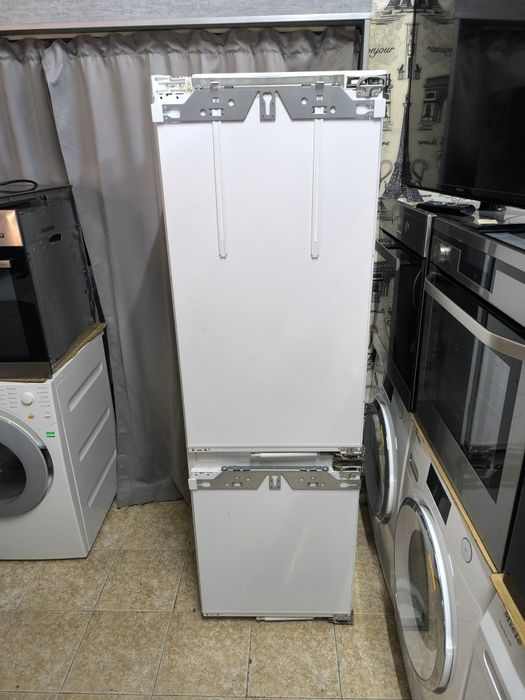 Хладилник с фризер Miele KFN 37682 ID  За вграждане - Клас А++