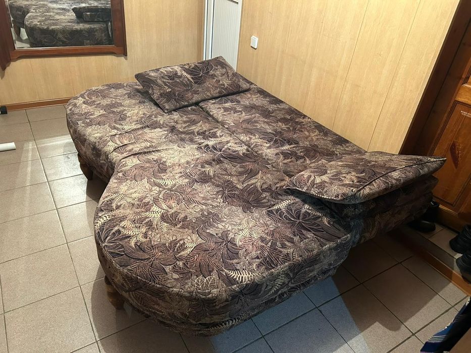 Диван раскладной с пуфиком