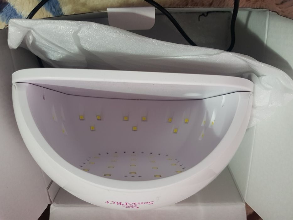 Unghii cu gel noua in cutie nefolsit