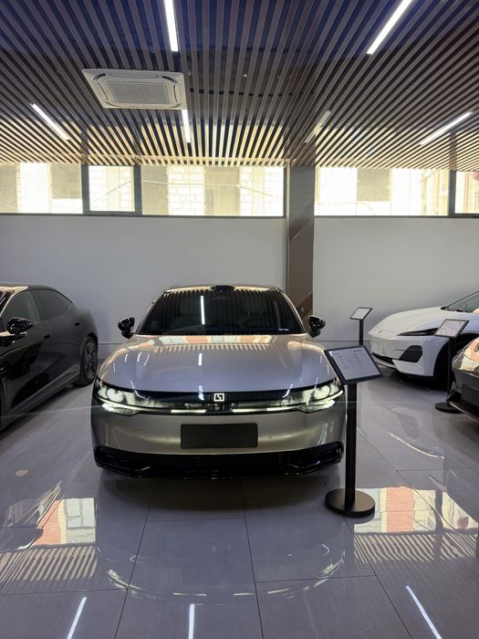 Zeekr 007 shampan rangda sotiladi holati ideal 2024yil: 31 200 у.е. - Zeekr Toshkent на Olx