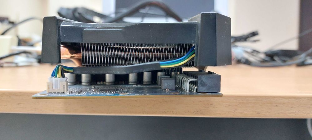 Продавам видео карта SAPPHIRE HD 7970 DUAL-X, 3GB