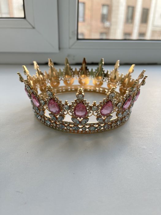Короно королевы продаю