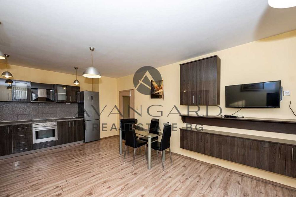 Продава се Тристаен апартамент в Пловдив, Кършияка - 90 кв.м за 2256 €/кв.м - Снимка #2