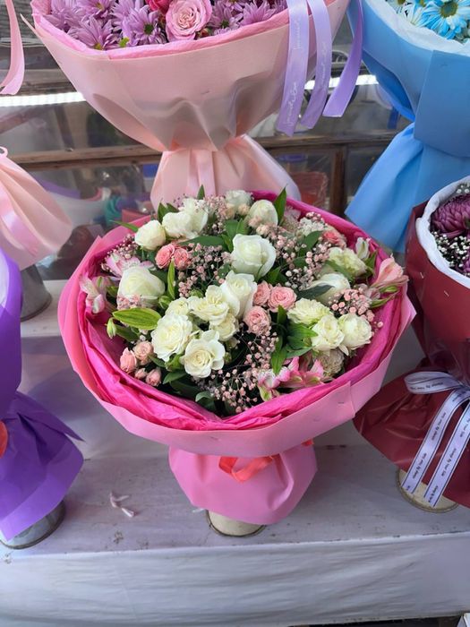 atirgul lola buket gullar skidka tabiy