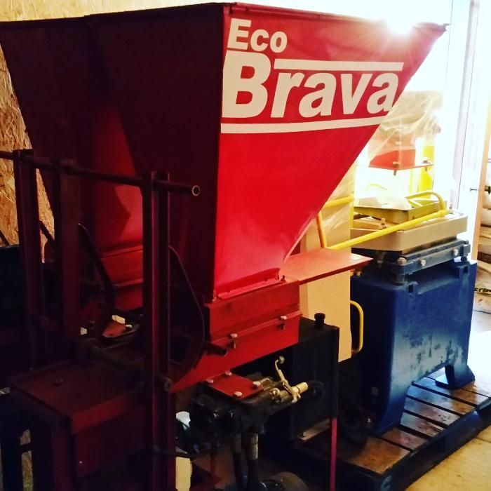 Станки для производства сплитерных блоков.