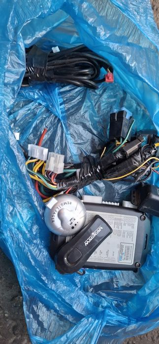 Продам Magicar 906 F dominant состояние отличное нет запаски и сирены