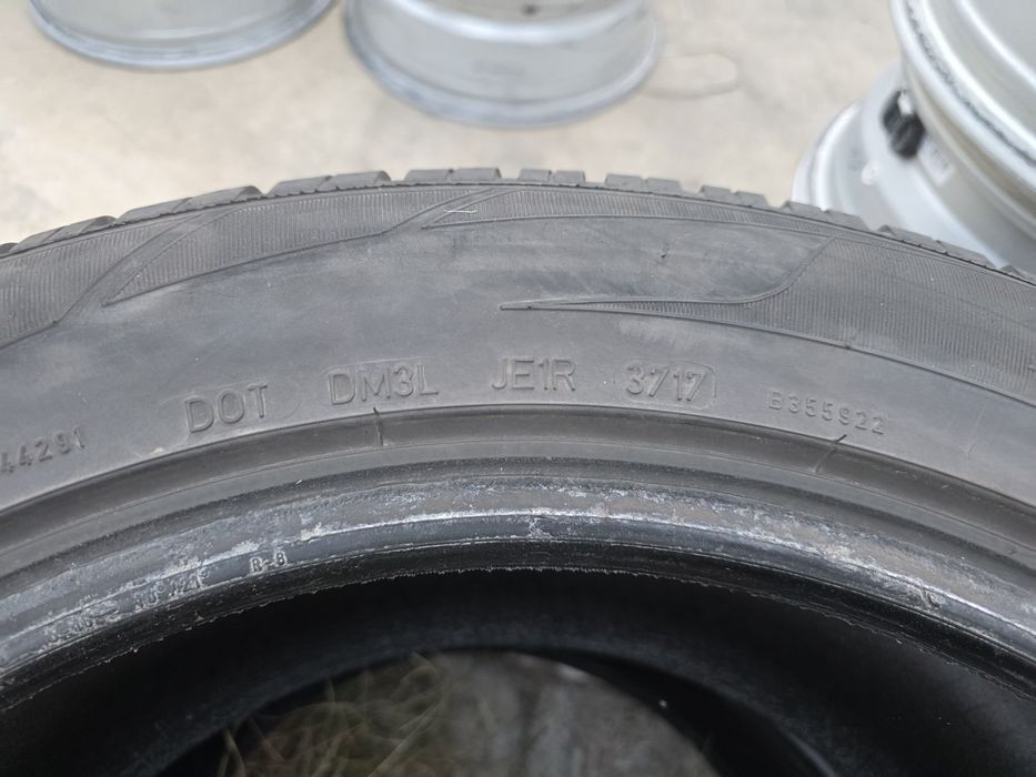 2бр Зимни гуми 235 50 18 - Dunlop