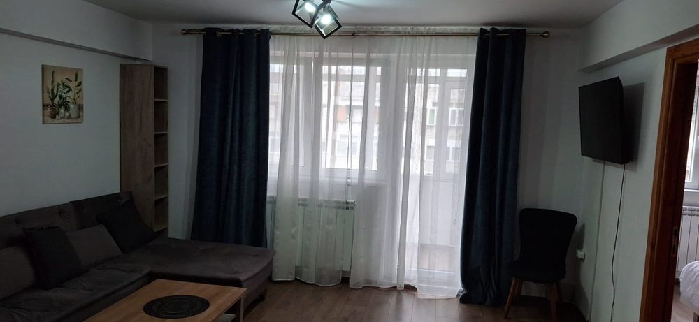 Apartament 4 camere de inchiriat