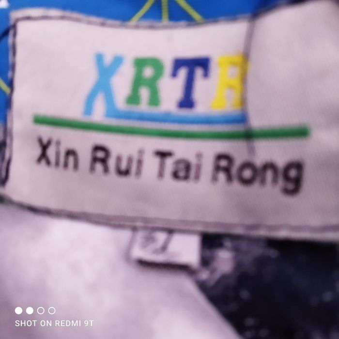 Продам комбинезоны 122 см