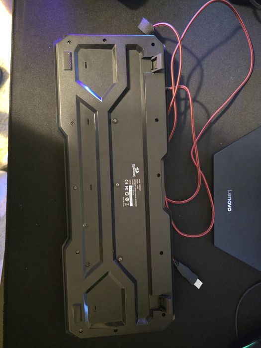 Vând tastatură redragon