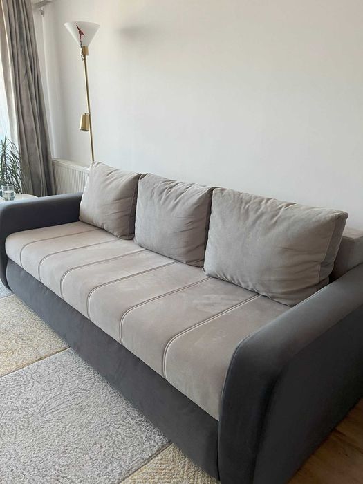 Vând Canapea extensibilă  3 locuri  Vision