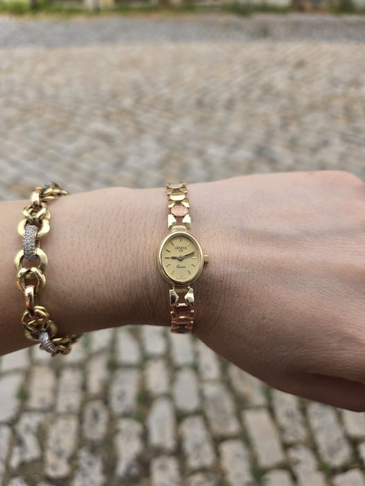 Златен часовник Geneve