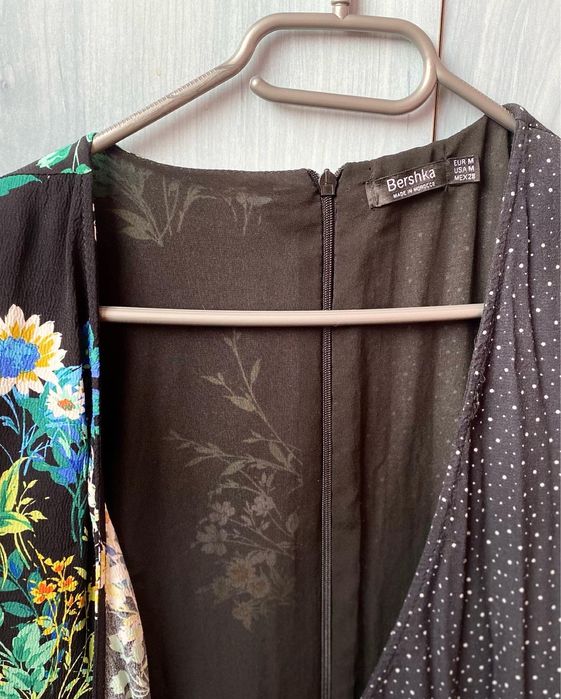 Salopeta florala, Bershka, marimea M(potrivita si pentru S)