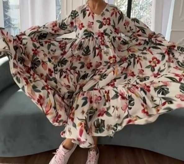 Платье Акку очень красивое