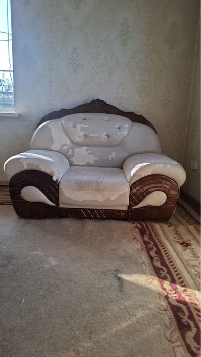 Диван  и два кресла