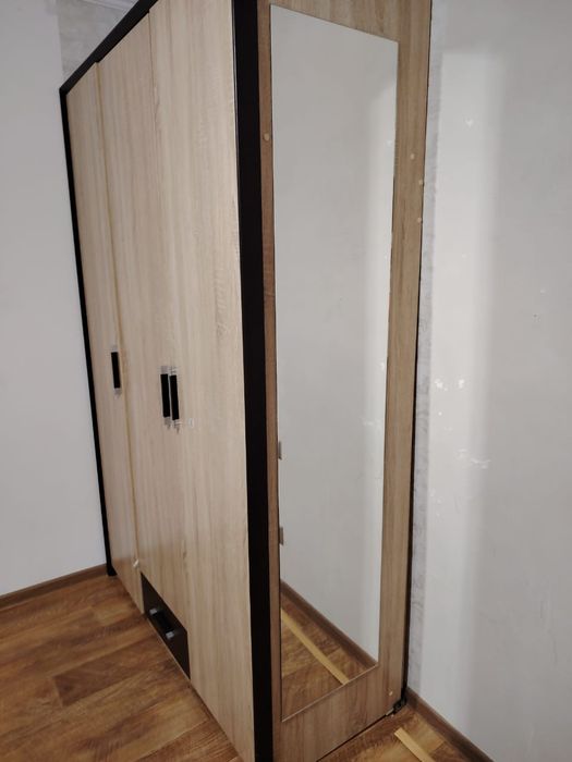 Продам  шкаф для одежды