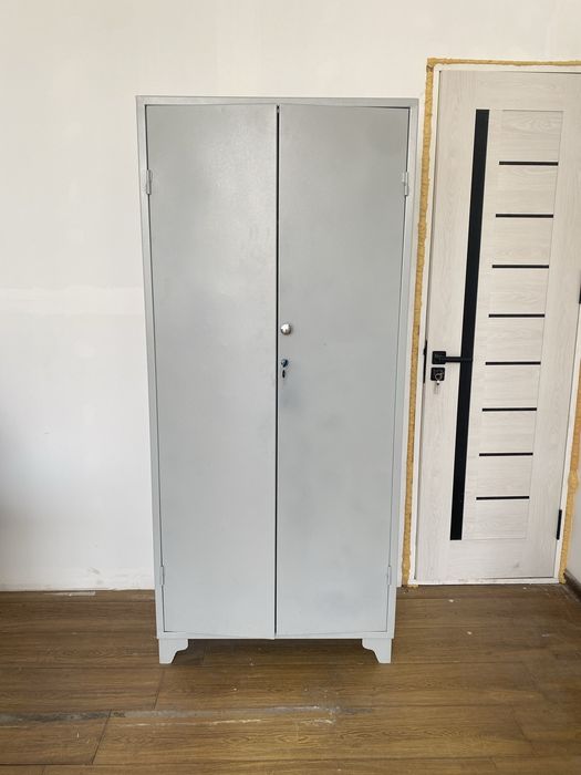 Metal shkaf zavodlar ustaxonalar va sexlar uchun