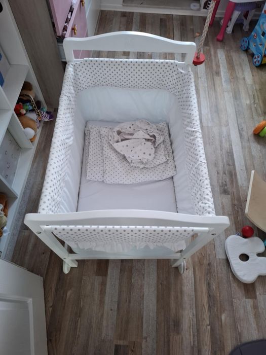 Бебешка кошара на колелца