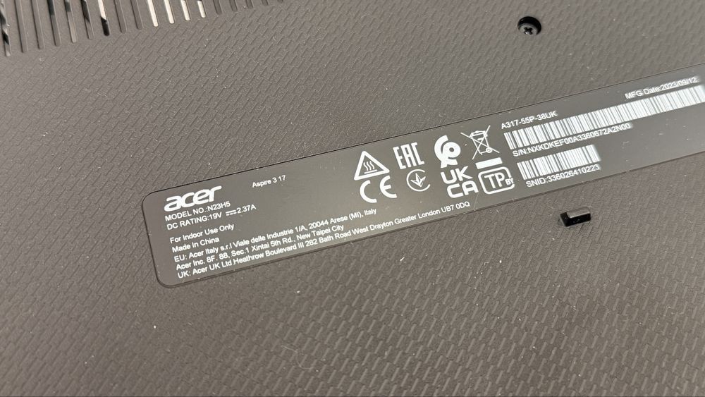 Acer Aspire 3 17 inch - i3 - 8GB RAM - 512GB