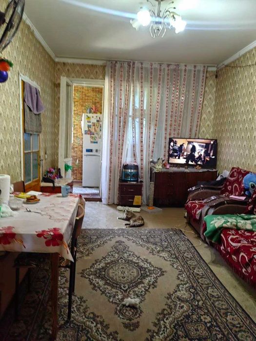 Продаю 2/1/4,Авиасозлар 1,вдоль дороги