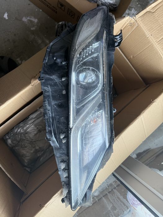 Продам фары от камри70 оригинал