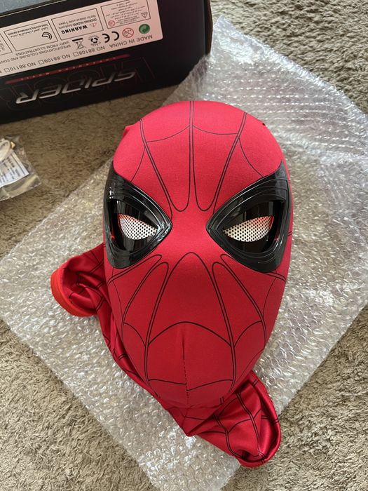 Интерактивна маска Spider-Man със светещи очи и дистанционно