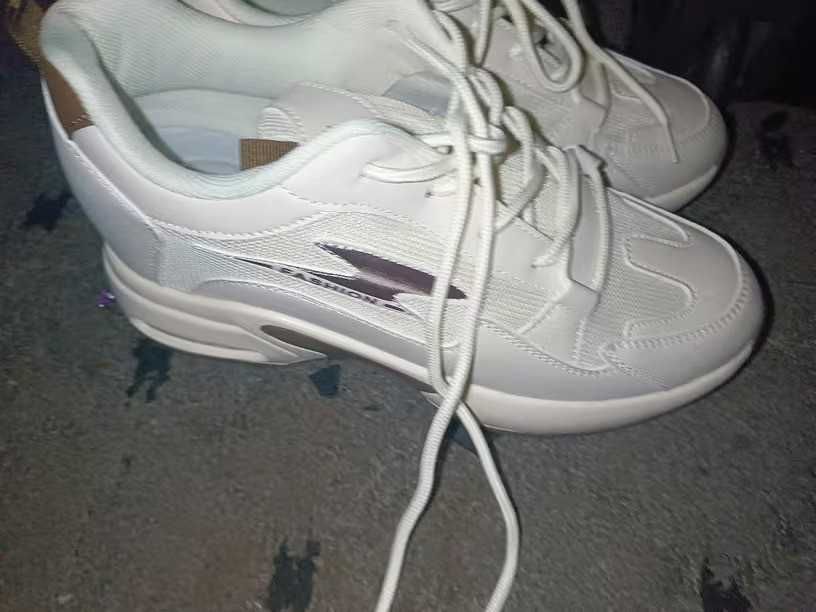 Нови маратонки със скрита платформа