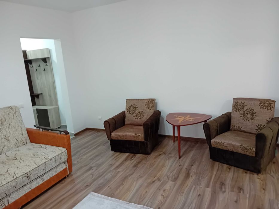Inchiriez apartament 2 camere, 350 E