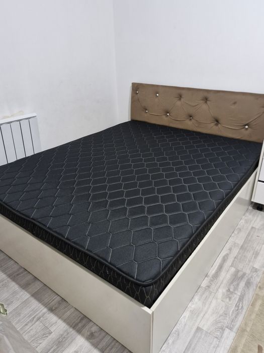 Продам спальный гарнитур