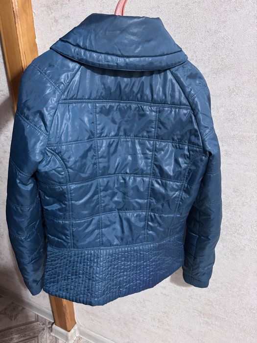 Продам женскую куртку MANGO