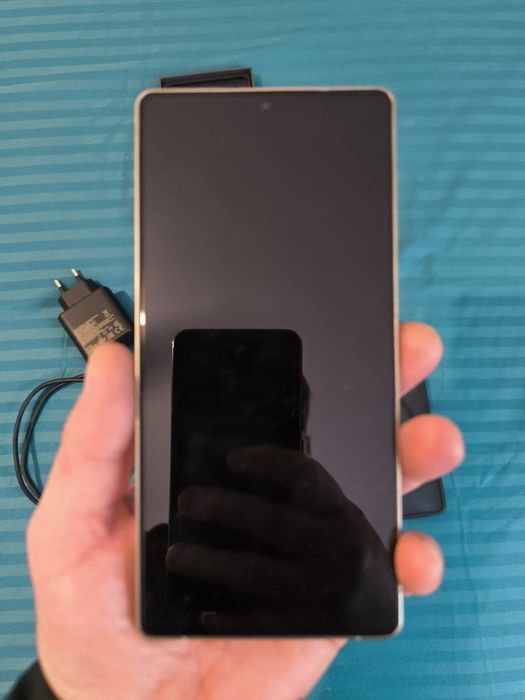 Vând Samsung s25 ultra 1Tb sau schimb cu iPhone 17 pro sau pro max