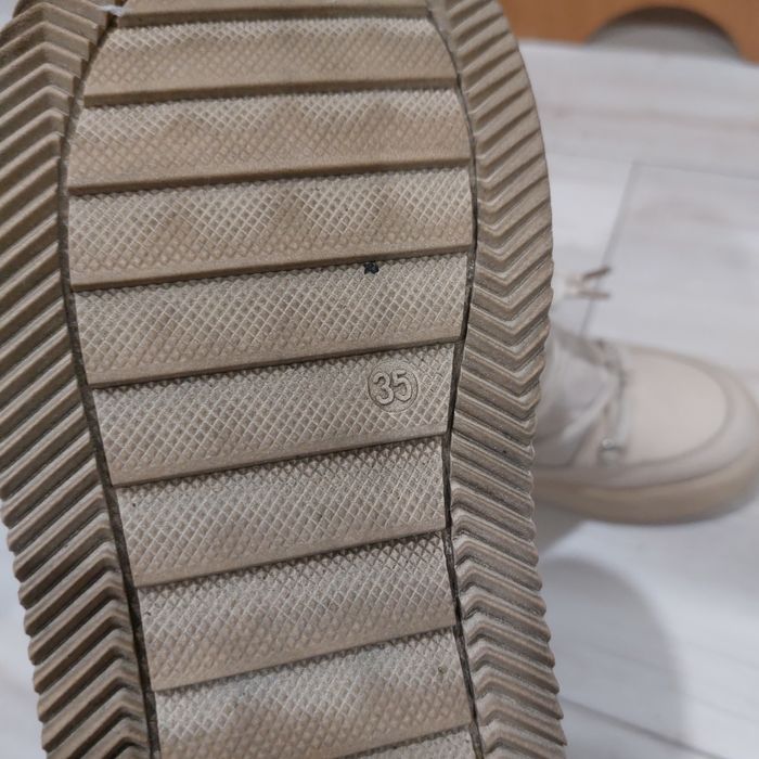 Зимнии ботинки на девочку