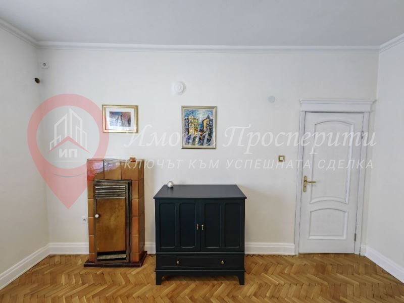 Дава се под наем Тристаен апартамент в София, Център - 75 кв.м за 1050 € - Снимка #11