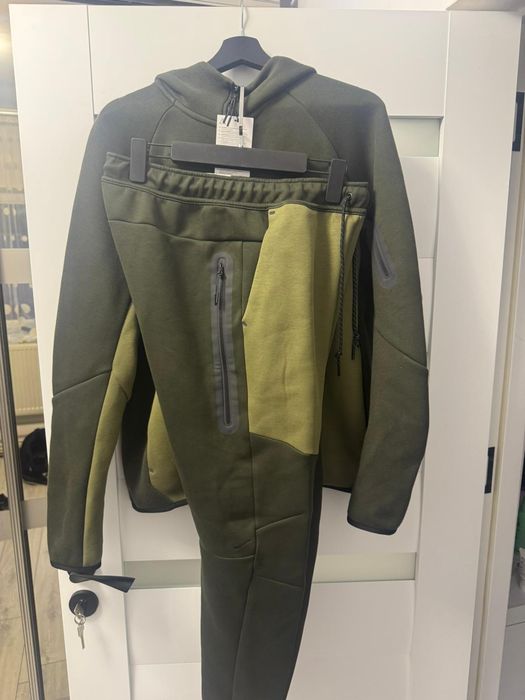 Trening nike tech mărimea M