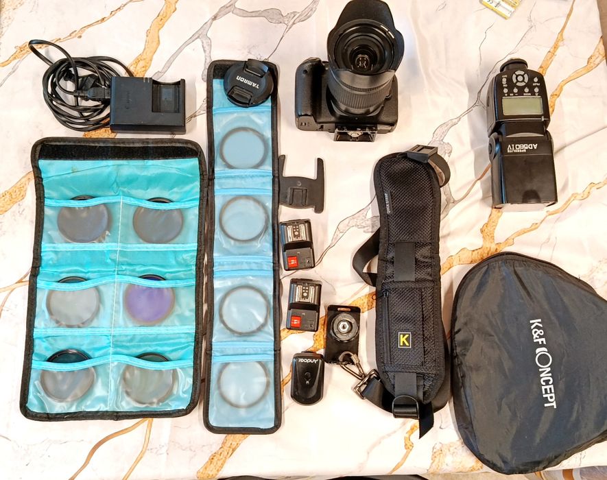 Kit Foto Complet Canon EOS 800D + Obiectiv Superzoom + Echipament Ilum