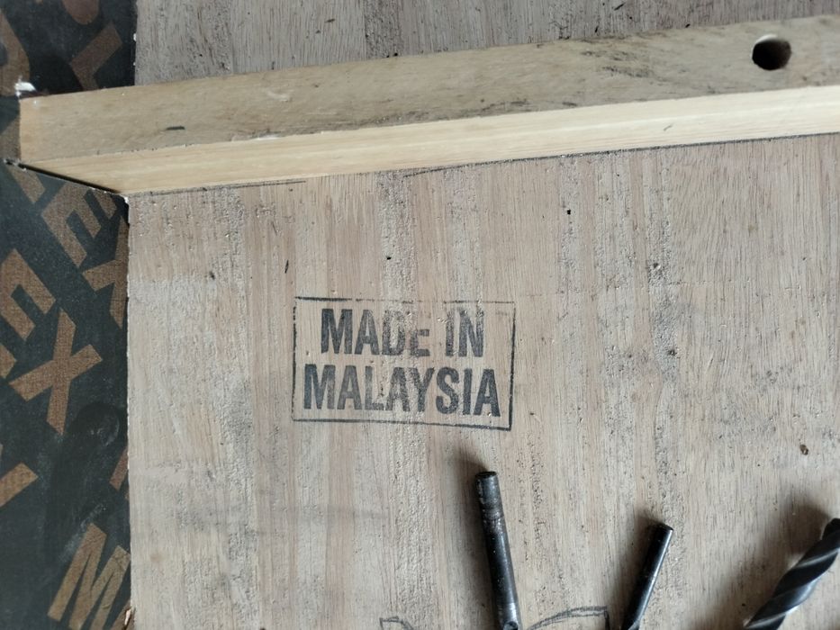 Столы для гостевой комнаты