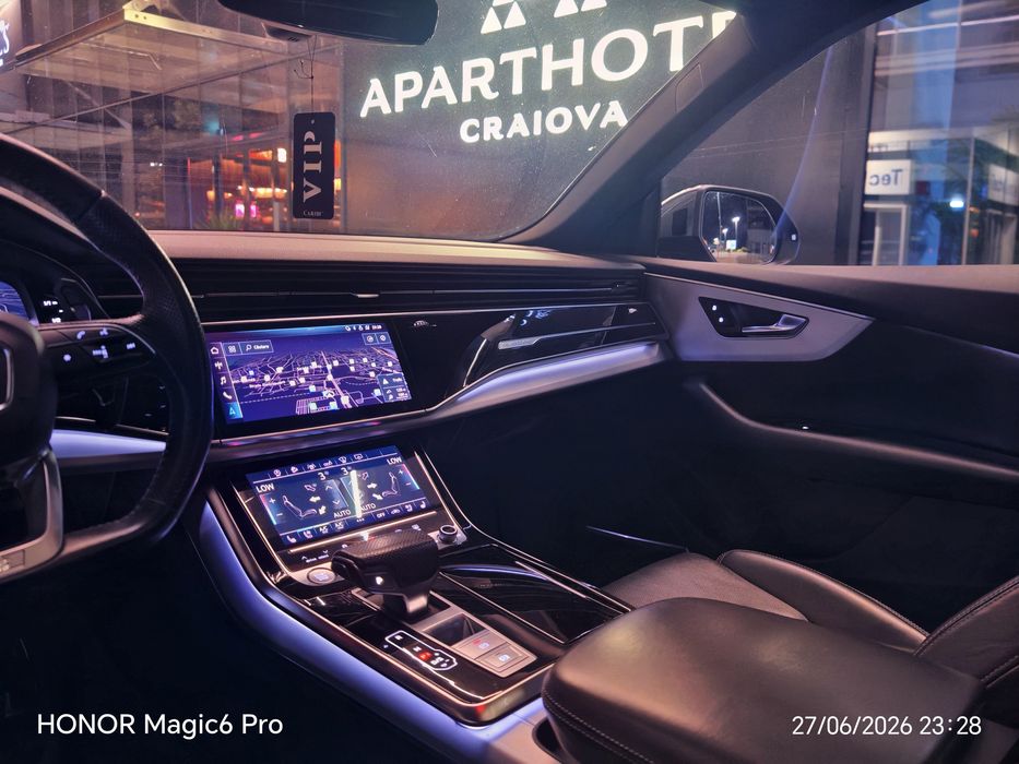 Vand Audi Q8 accept si Variante