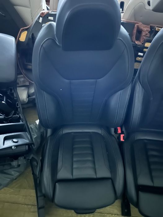 Bmw G01 рекаро салон