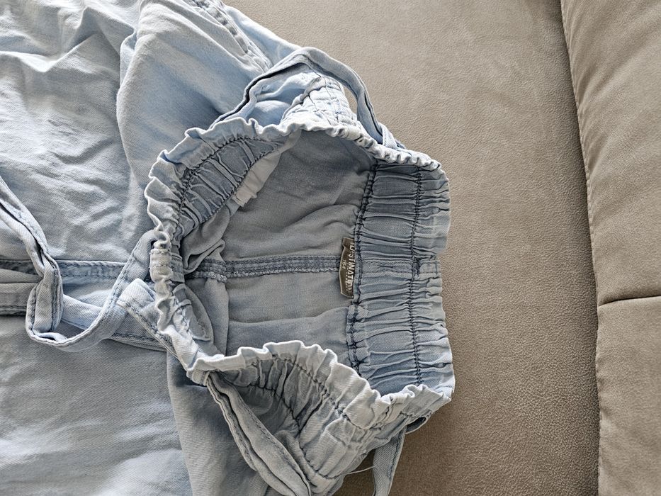 Продавам пет чифта дънки