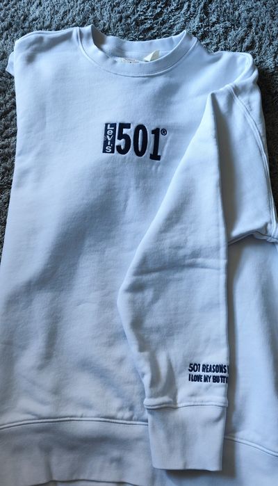 Чисто нова бяла спортна блуза LEVI'S.