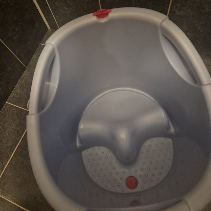 Много запазена  вана Ok baby