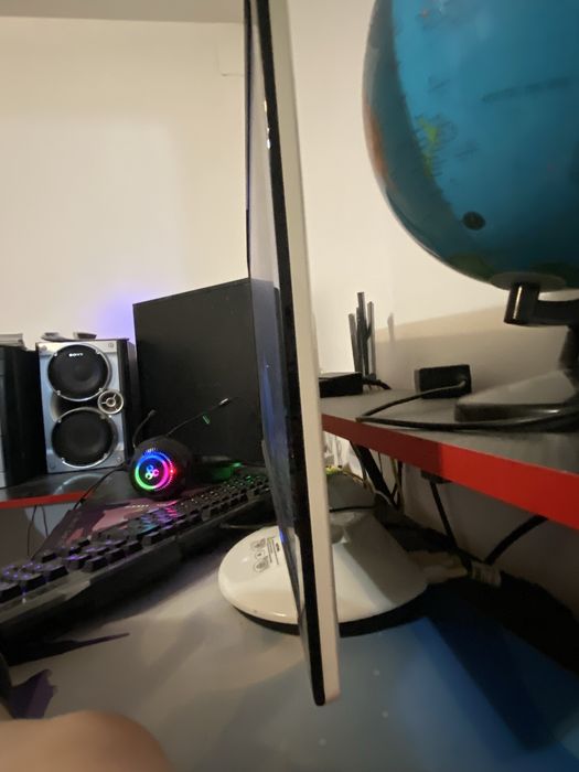 Vand/schimb cu cross 125/140cc pc gaming monitor in stare foarte buna