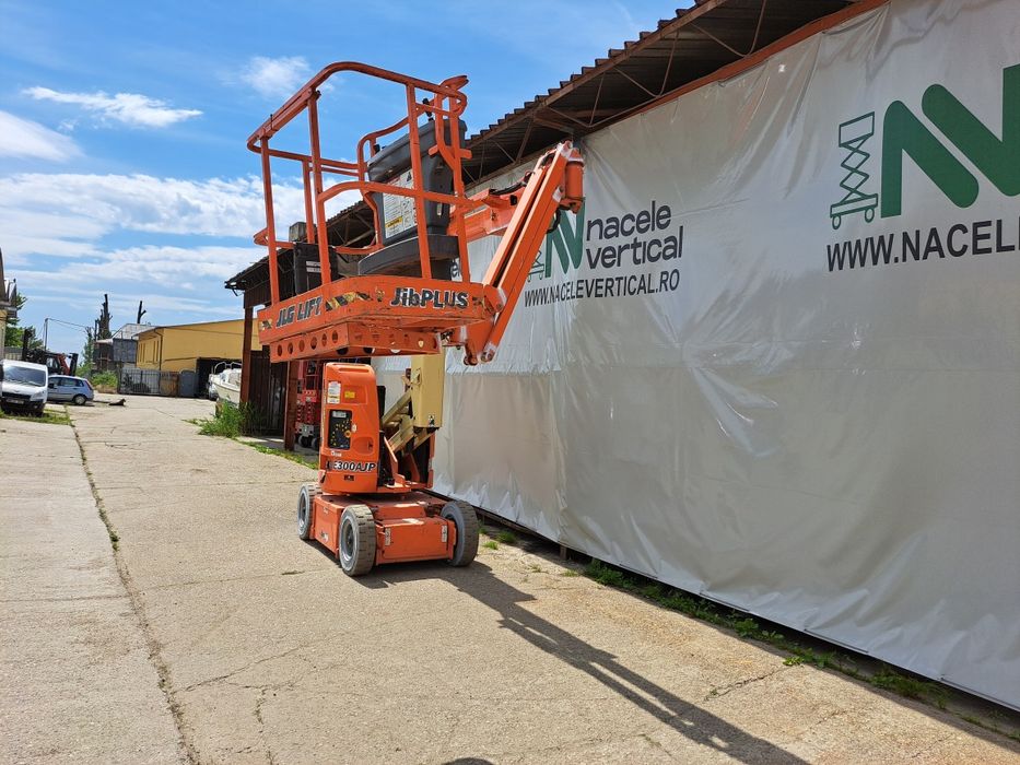 Societate vindem nacela articulata electrica,baterii noi