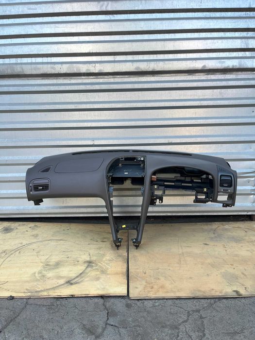 Торпеда панель на Ниссан Цефиро А33