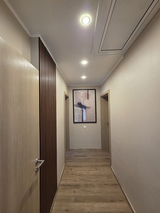 Продава  спешно чисто нов, луксозен мансарден четиристаен апартамент