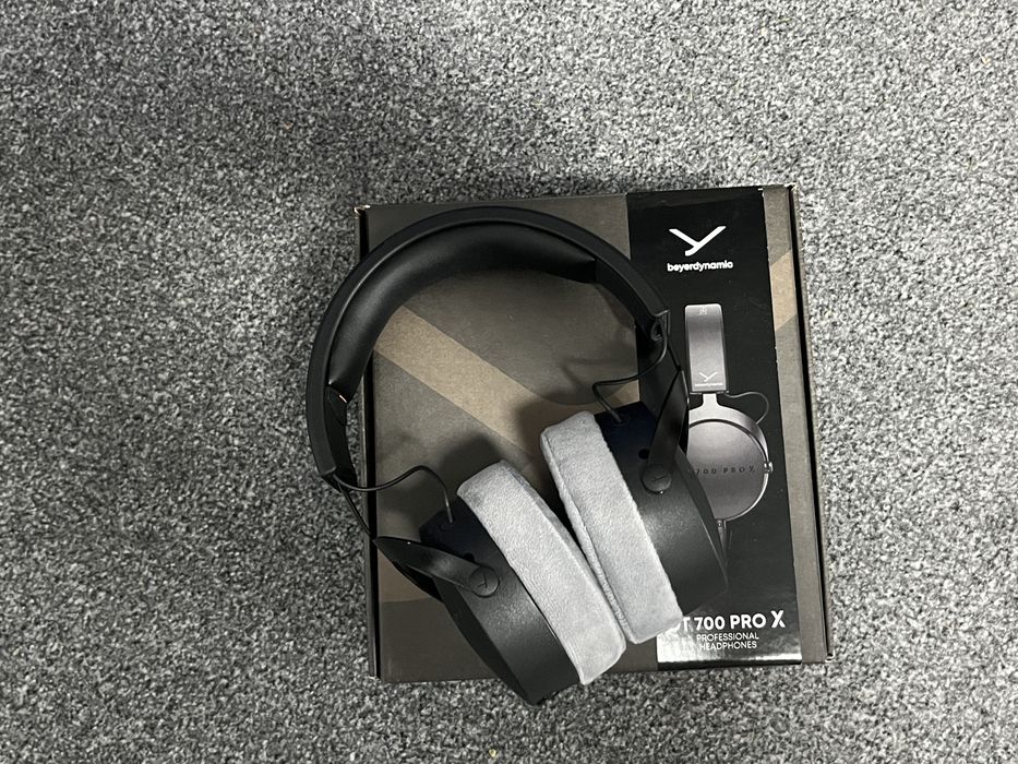 Beyerdynamics DT 700 PRO X студио слушалки